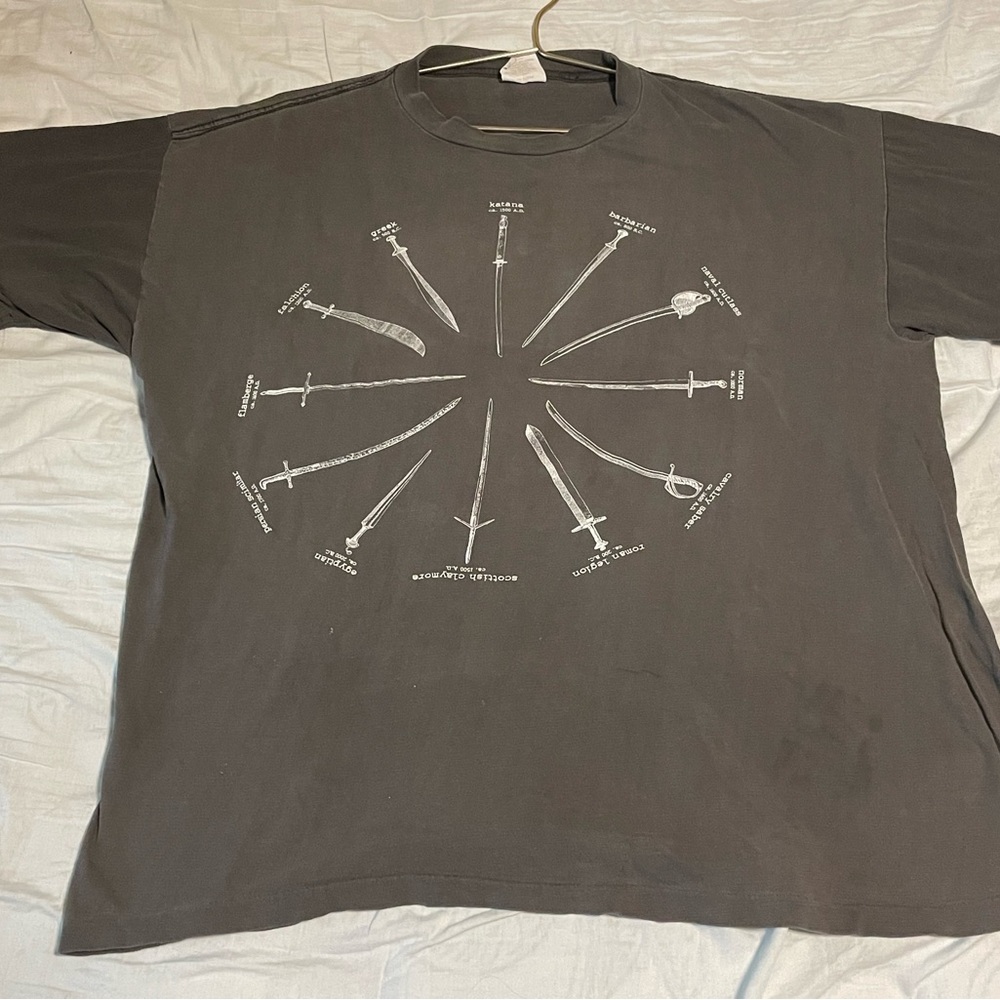 Vintage 1996 Highlander Swords Graphic Print T Shirt XL